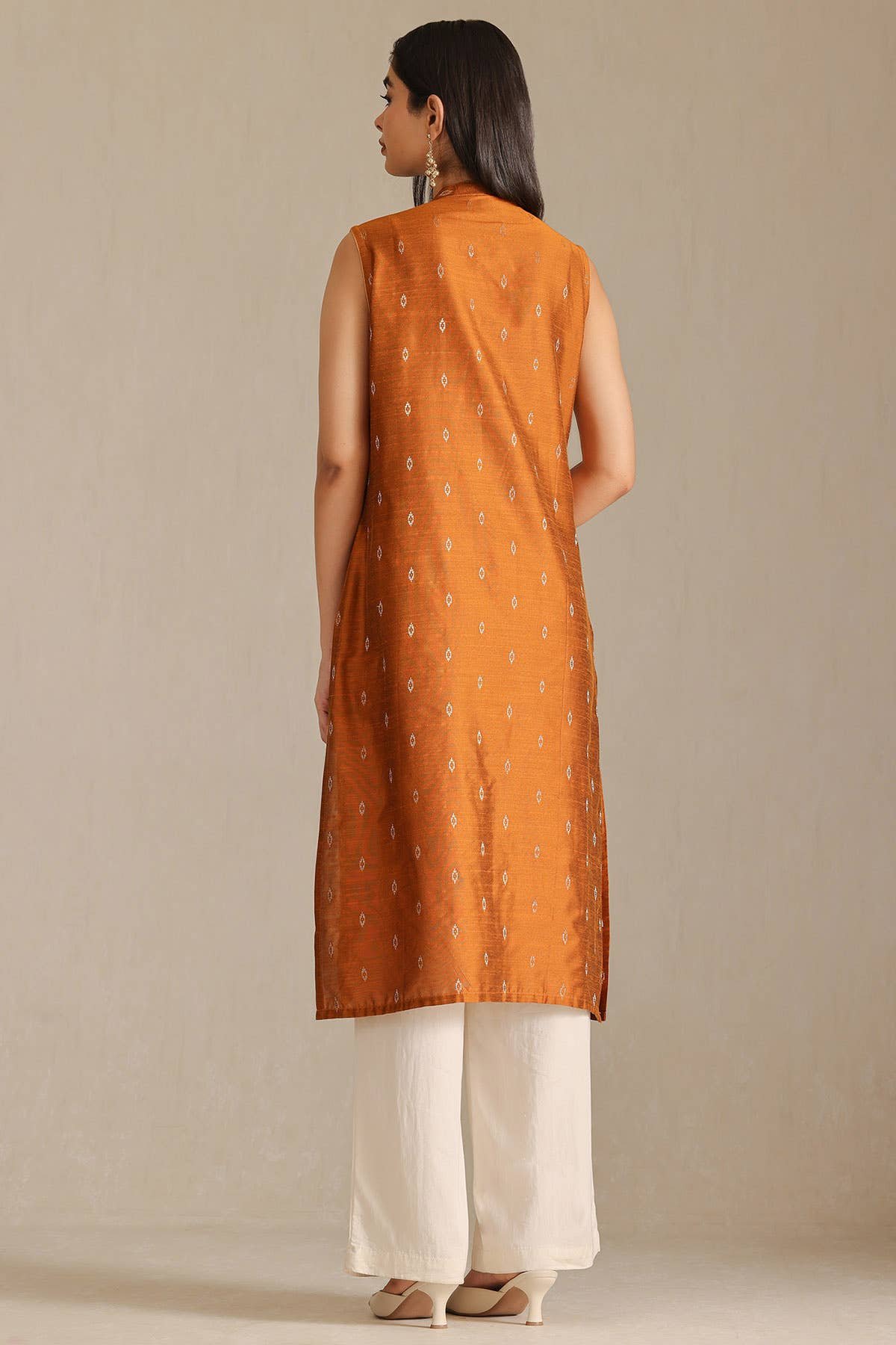 Mustard Viscose Blend Woven Design Kurta With Zari - View 3