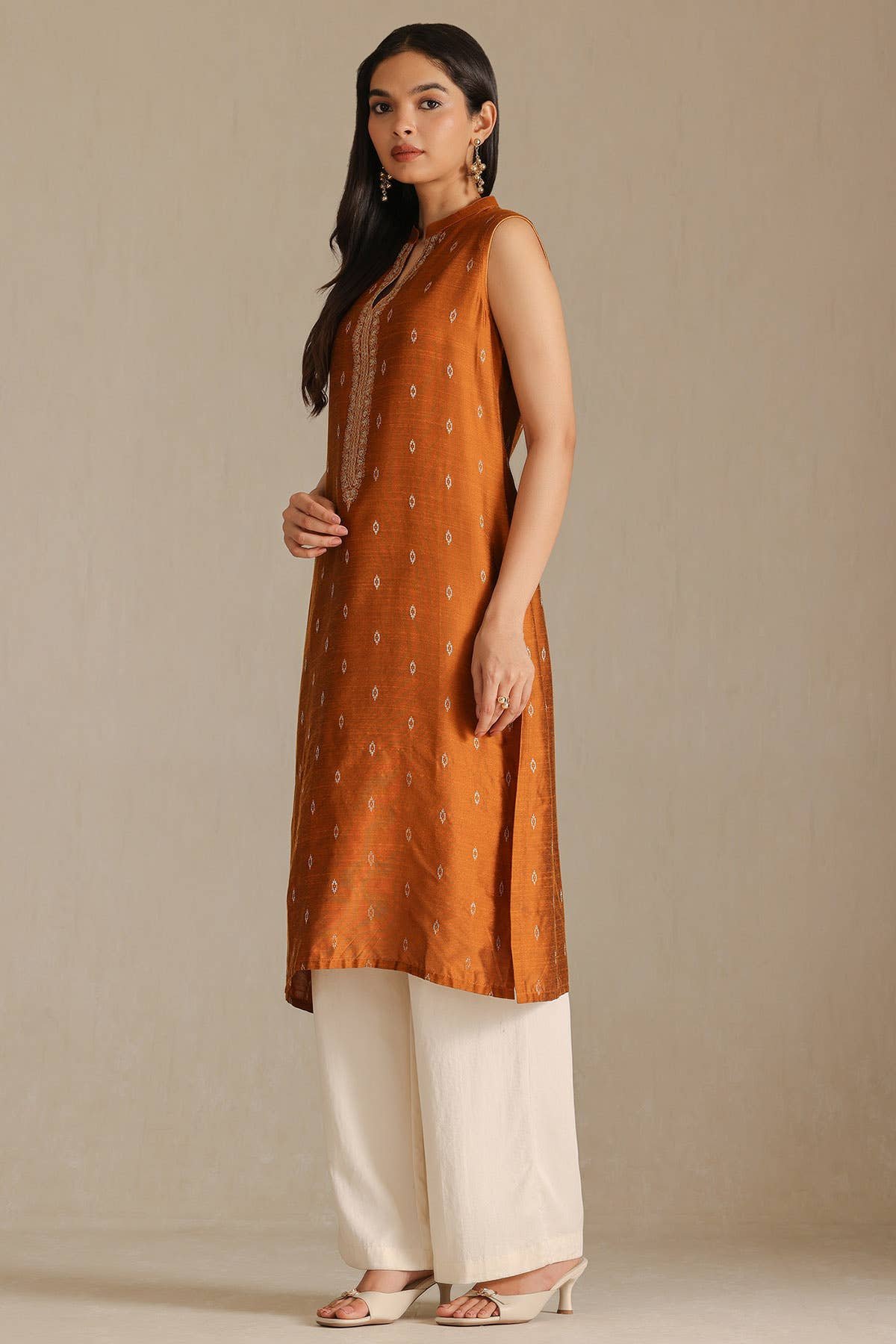 Mustard Viscose Blend Woven Design Kurta With Zari - View 5