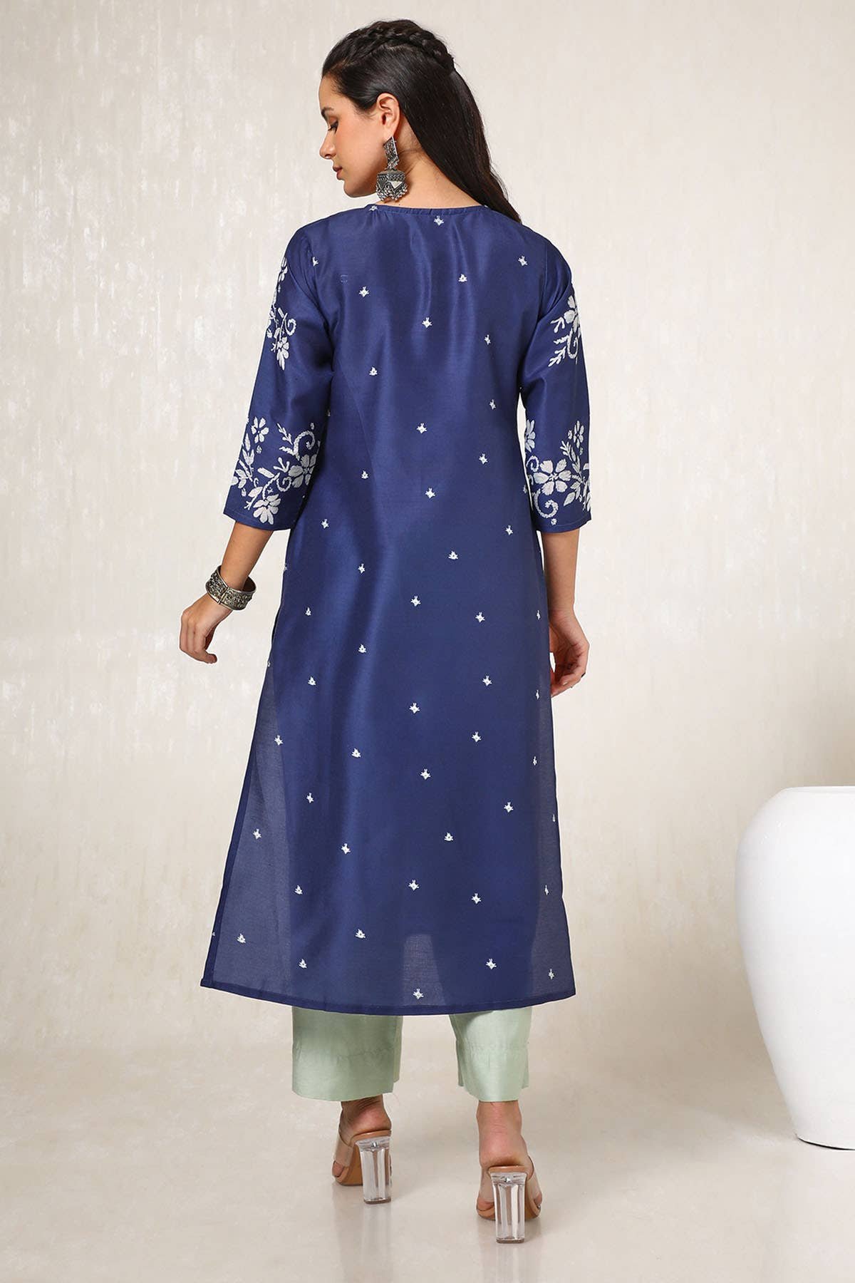 Navy Blue Embellished Muslin Blend Straight Kurta - View 4