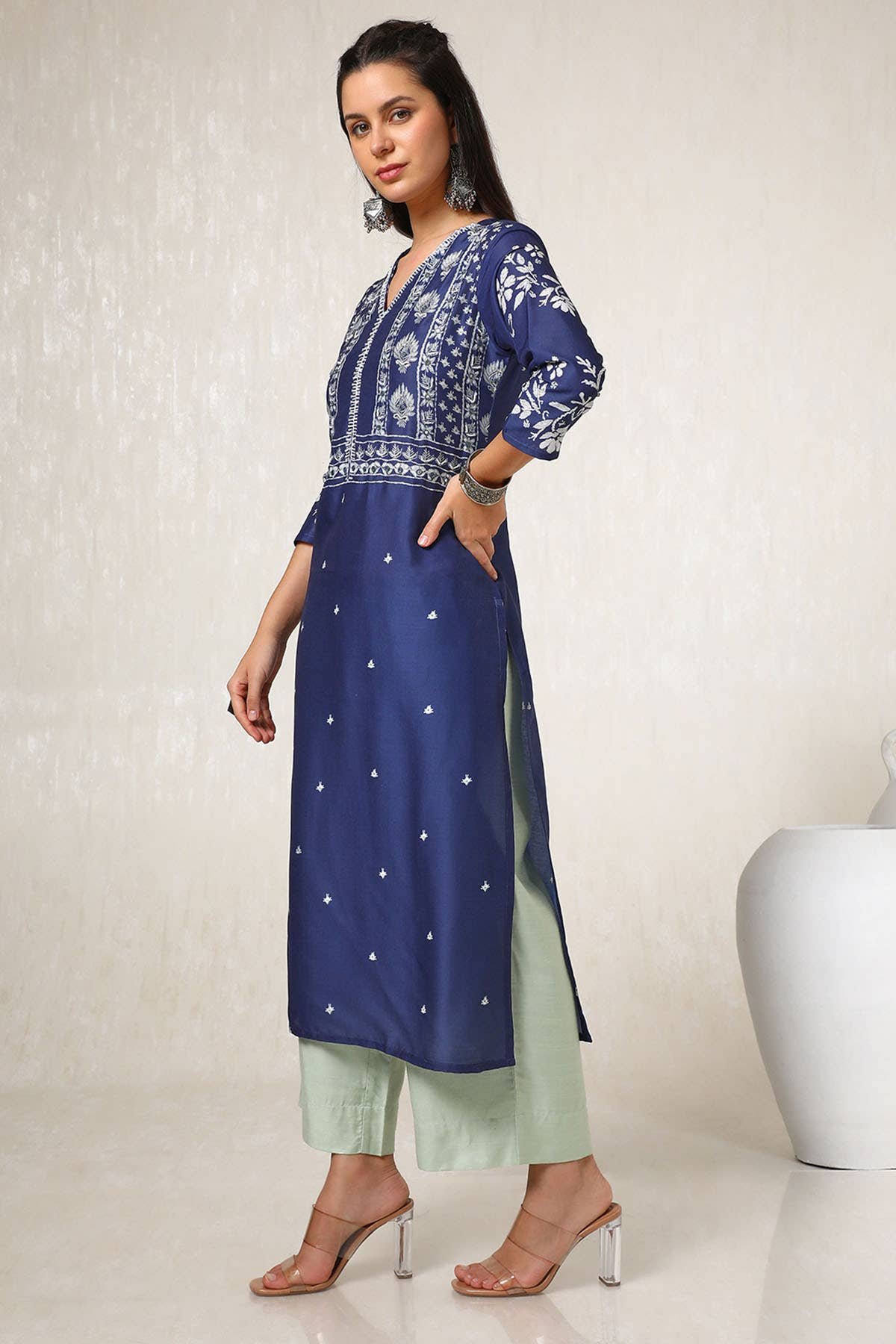 Navy Blue Embellished Muslin Blend Straight Kurta