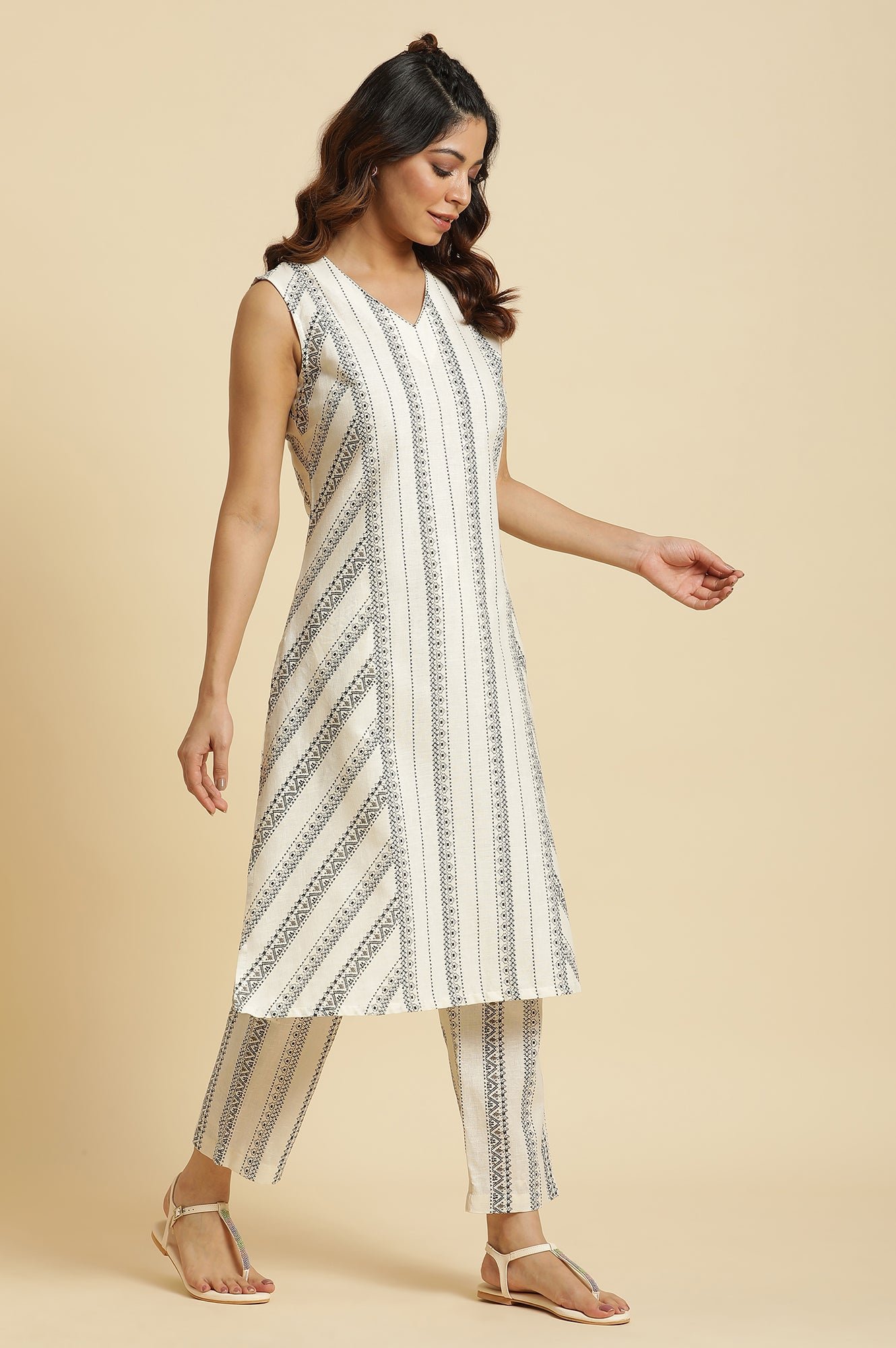 Ecru Printed Kurta &amp; Pants Co-Ord Set With Kantha Detail - View 5